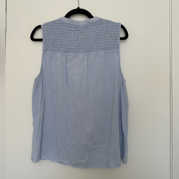 Anthropologie Cloth & Stone Light blue Sleeveless V Neck Shirt Sz Large - Picture 2 of 6
